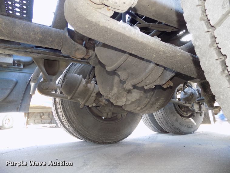 image for item DG2566 2002 Freightliner Century Classic semi truck