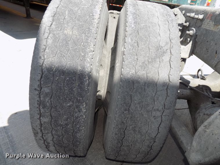 image for item DG2566 2002 Freightliner Century Classic semi truck