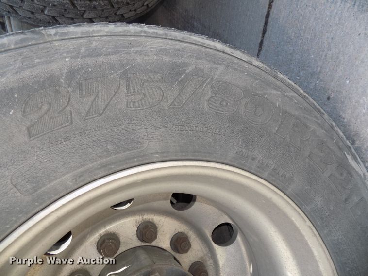 image for item DG2566 2002 Freightliner Century Classic semi truck