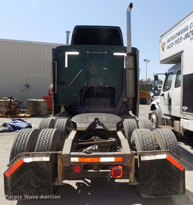 image for item DG2567 1990 International 9700 semi truck