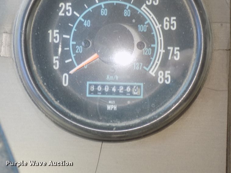 image for item DG2567 1990 International 9700 semi truck