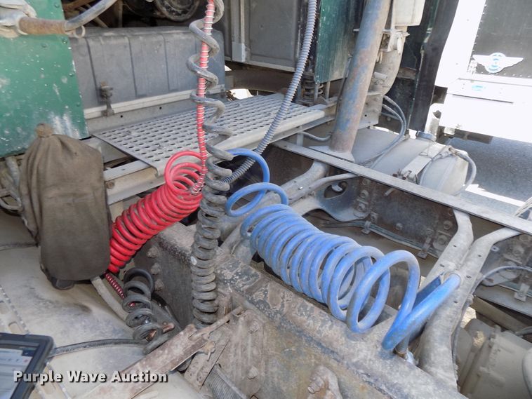 image for item DG2567 1990 International 9700 semi truck