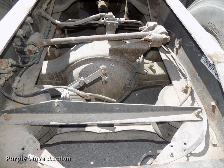 image for item DG2567 1990 International 9700 semi truck