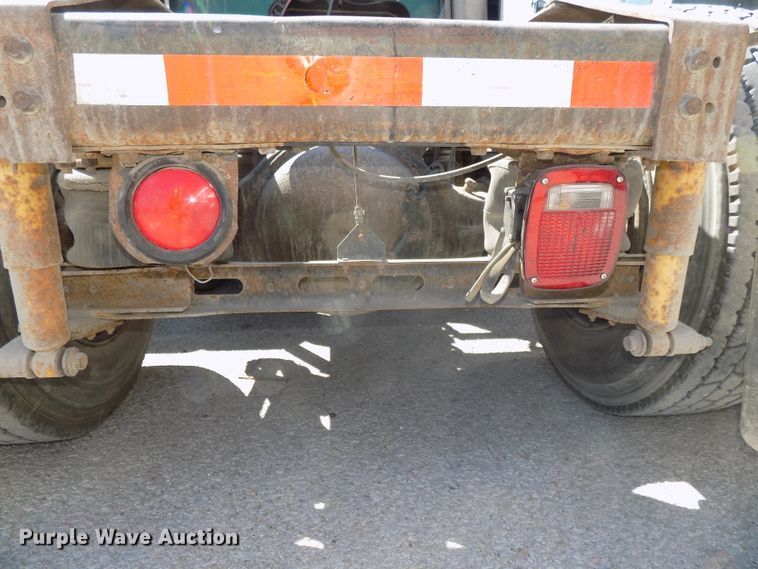 image for item DG2567 1990 International 9700 semi truck