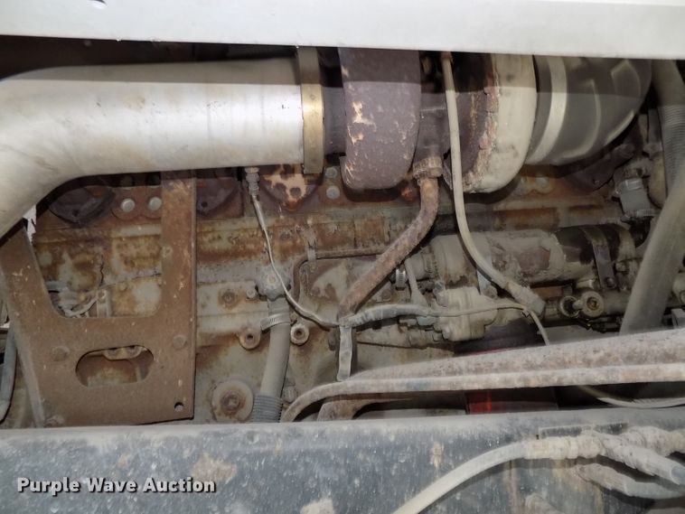 image for item DG2567 1990 International 9700 semi truck