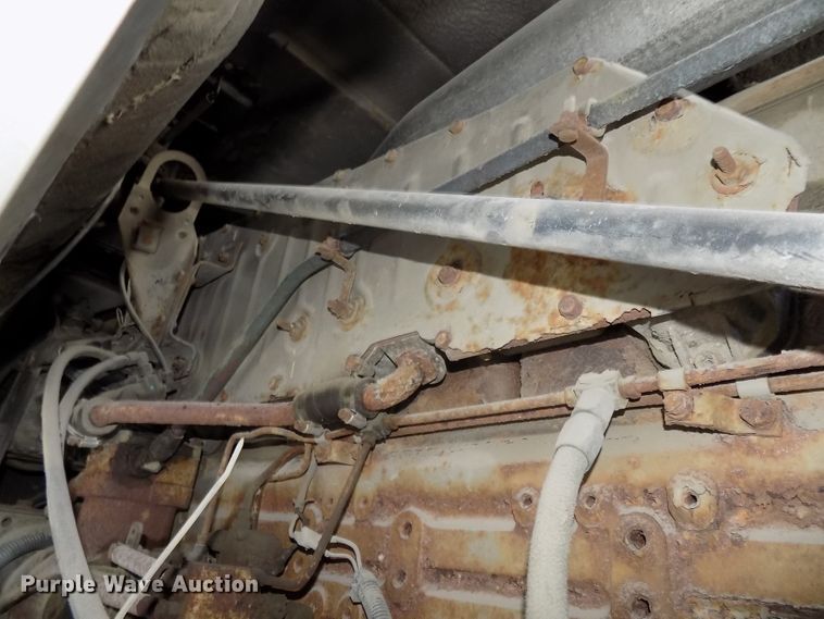 image for item DG2567 1990 International 9700 semi truck