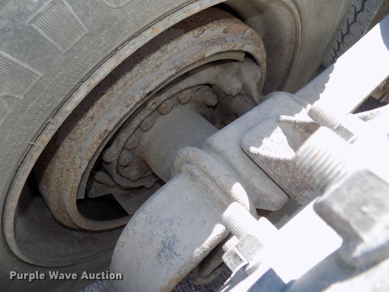 image for item DG2567 1990 International 9700 semi truck