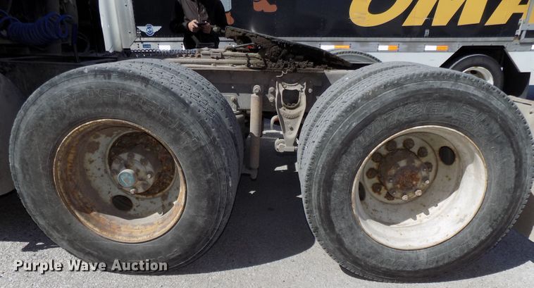 image for item DG2567 1990 International 9700 semi truck