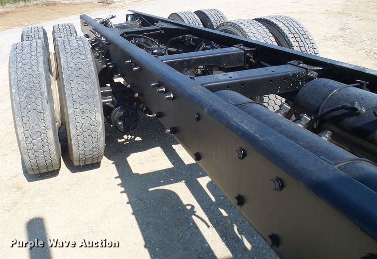 image for item DG5617 2007 Peterbilt 357 truck cab and chassis