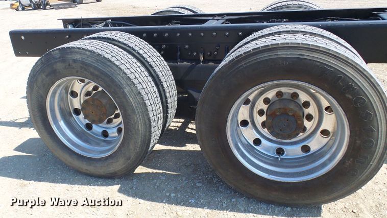 image for item DG5617 2007 Peterbilt 357 truck cab and chassis