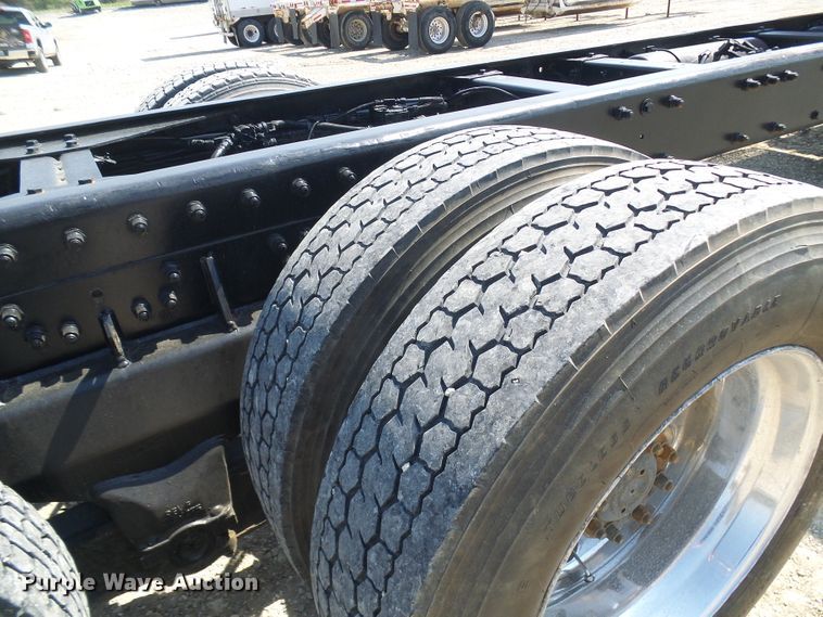 image for item DG5617 2007 Peterbilt 357 truck cab and chassis