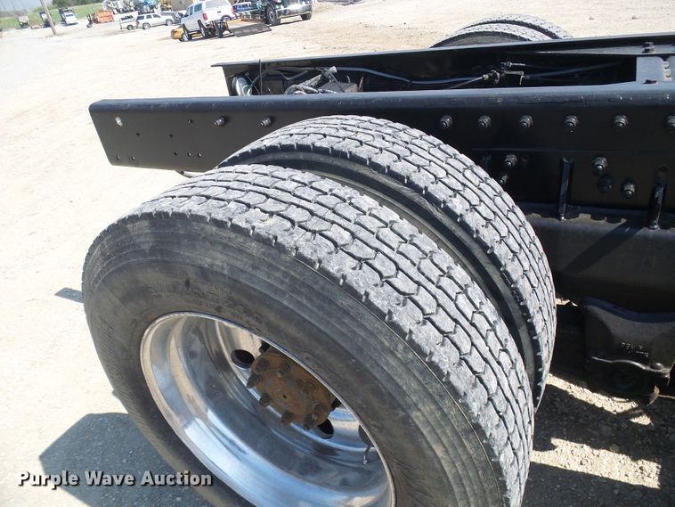 image for item DG5617 2007 Peterbilt 357 truck cab and chassis