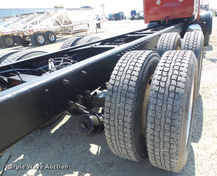 image for item DG5617 2007 Peterbilt 357 truck cab and chassis