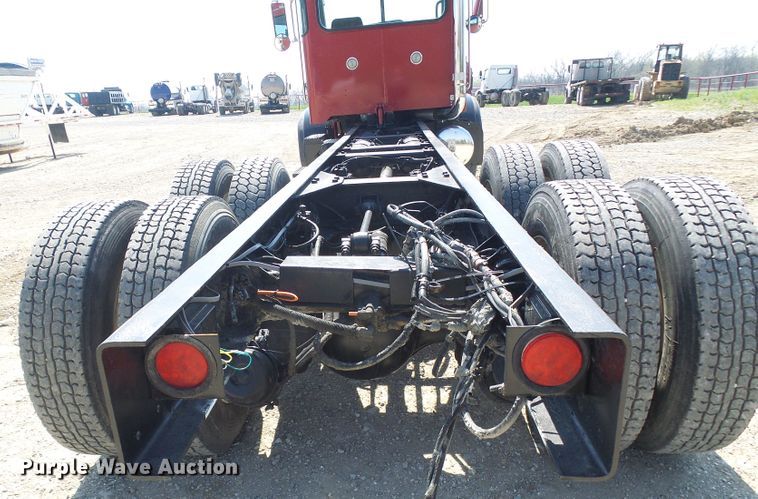 image for item DG5617 2007 Peterbilt 357 truck cab and chassis