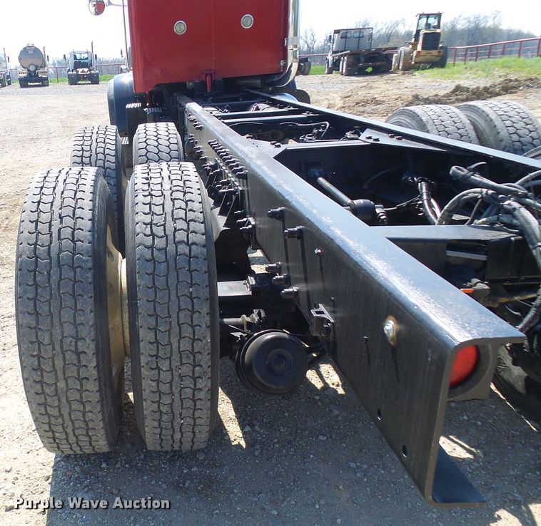 image for item DG5617 2007 Peterbilt 357 truck cab and chassis