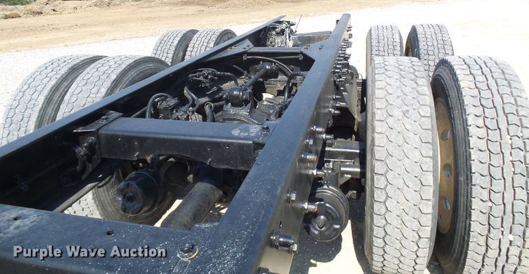 image for item DG5617 2007 Peterbilt 357 truck cab and chassis