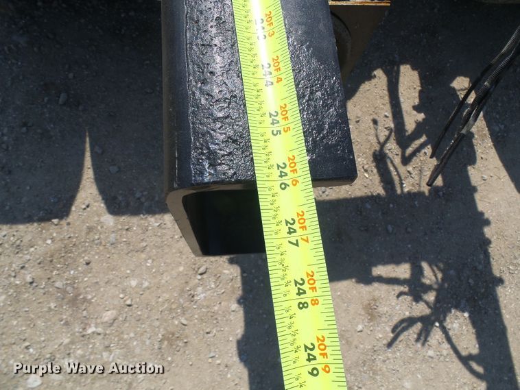 image for item DG5617 2007 Peterbilt 357 truck cab and chassis