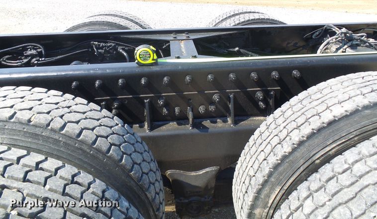 image for item DG5617 2007 Peterbilt 357 truck cab and chassis