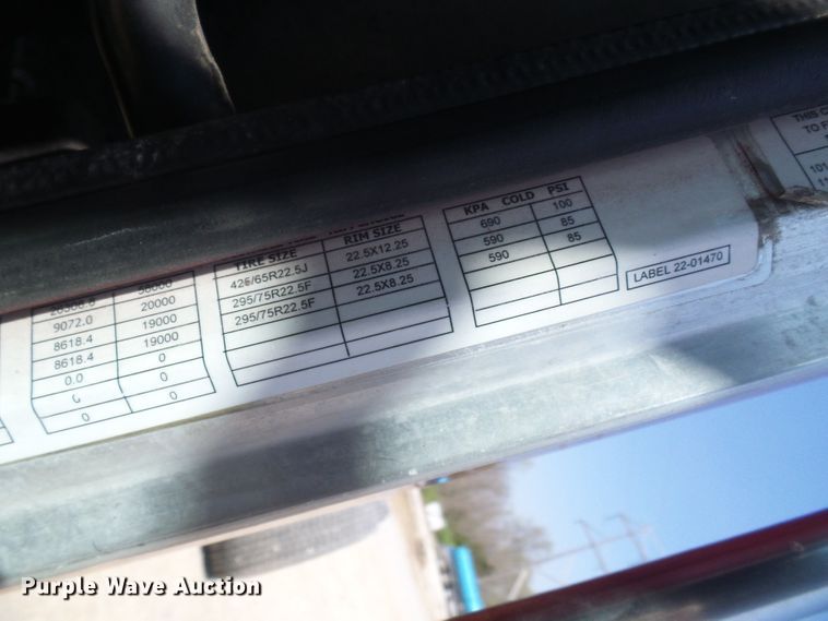 image for item DG5617 2007 Peterbilt 357 truck cab and chassis