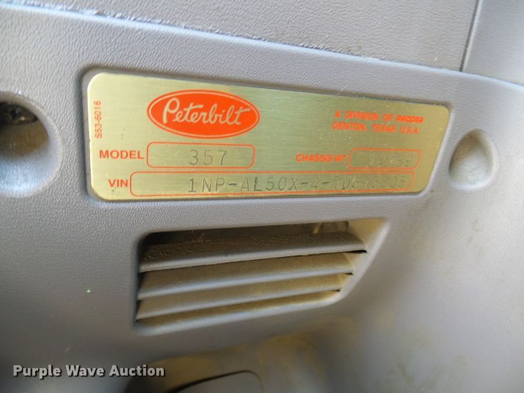 image for item DG5617 2007 Peterbilt 357 truck cab and chassis