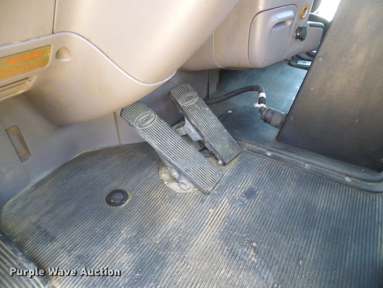 image for item DG5617 2007 Peterbilt 357 truck cab and chassis