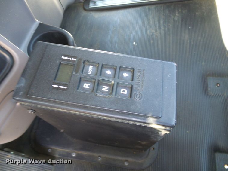 image for item DG5617 2007 Peterbilt 357 truck cab and chassis