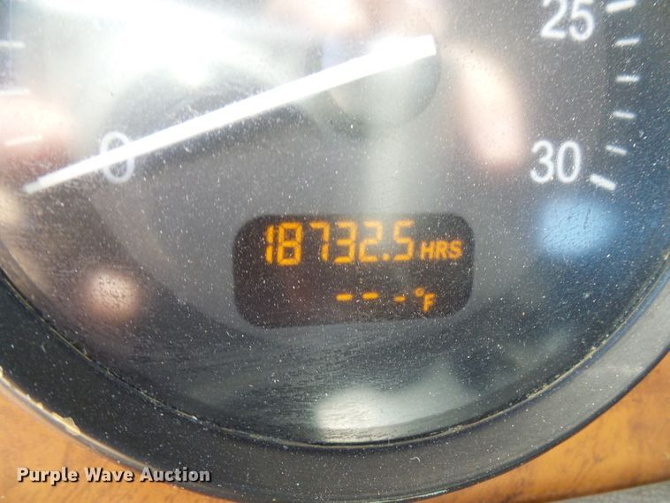 image for item DG5617 2007 Peterbilt 357 truck cab and chassis