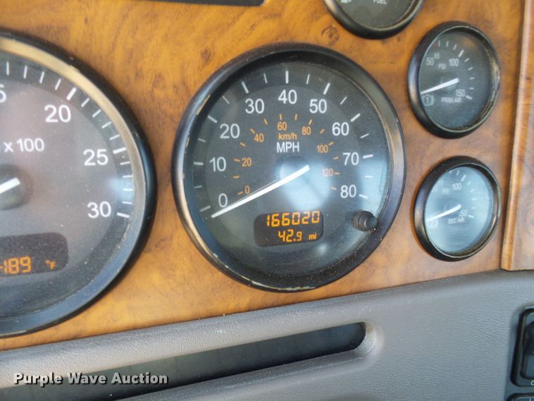 image for item DG5617 2007 Peterbilt 357 truck cab and chassis