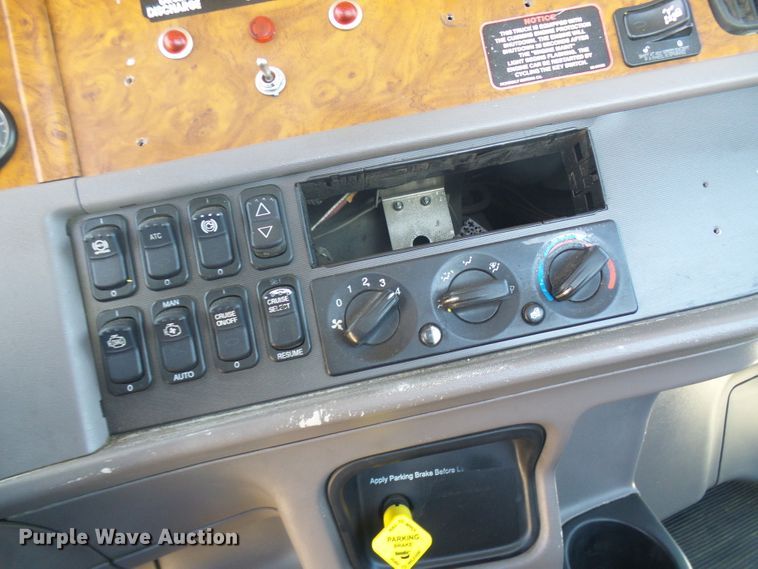 image for item DG5617 2007 Peterbilt 357 truck cab and chassis