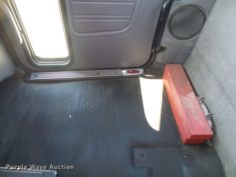 image for item DG5617 2007 Peterbilt 357 truck cab and chassis