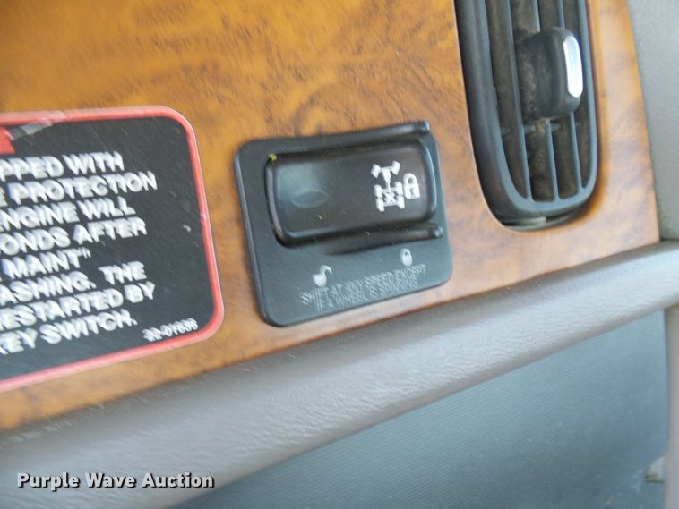 image for item DG5617 2007 Peterbilt 357 truck cab and chassis