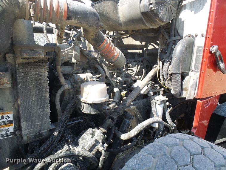 image for item DG5617 2007 Peterbilt 357 truck cab and chassis