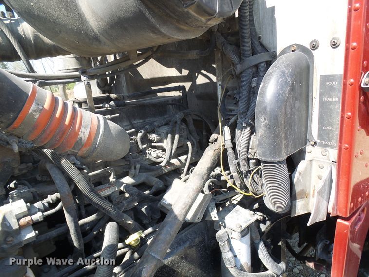 image for item DG5617 2007 Peterbilt 357 truck cab and chassis