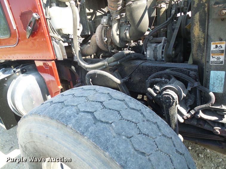 image for item DG5617 2007 Peterbilt 357 truck cab and chassis