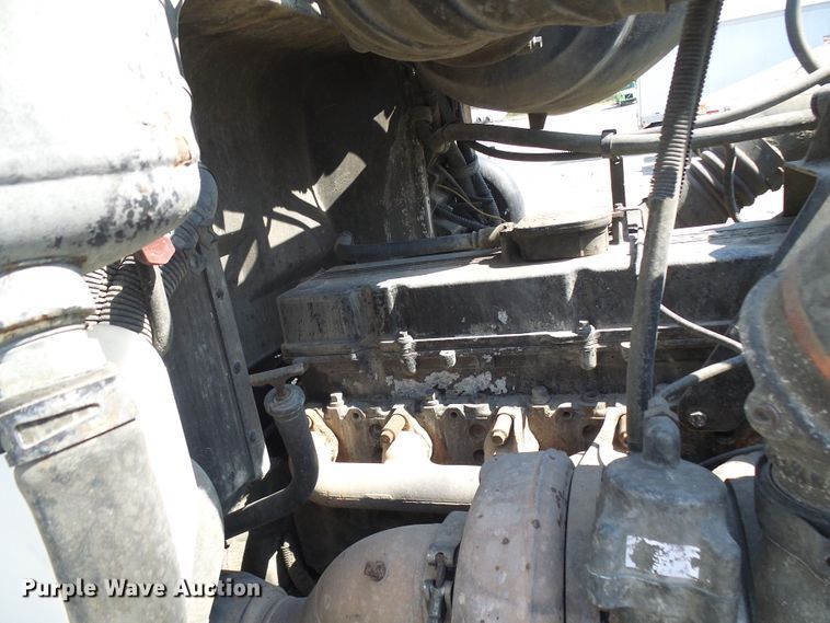 image for item DG5617 2007 Peterbilt 357 truck cab and chassis