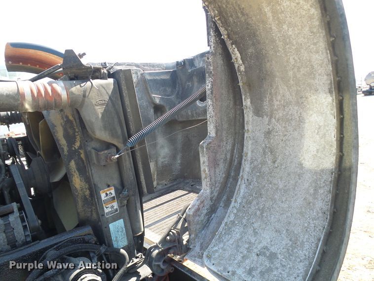 image for item DG5617 2007 Peterbilt 357 truck cab and chassis