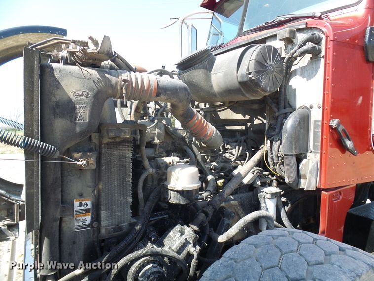 image for item DG5617 2007 Peterbilt 357 truck cab and chassis