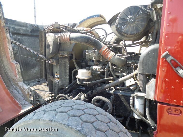 image for item DG5617 2007 Peterbilt 357 truck cab and chassis