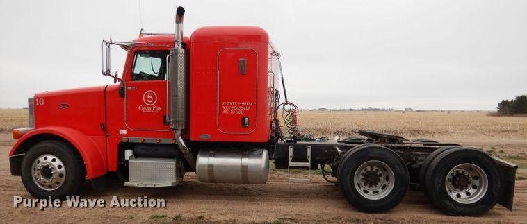 image for item DG5943 2006 Peterbilt 378 semi truck