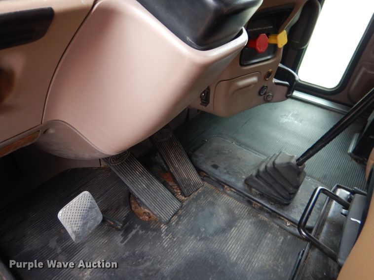 image for item DG5943 2006 Peterbilt 378 semi truck