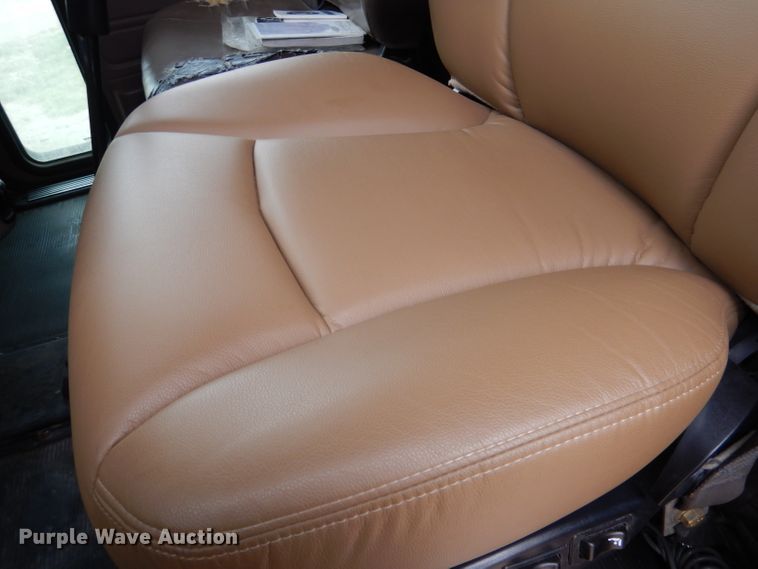 image for item DG5943 2006 Peterbilt 378 semi truck