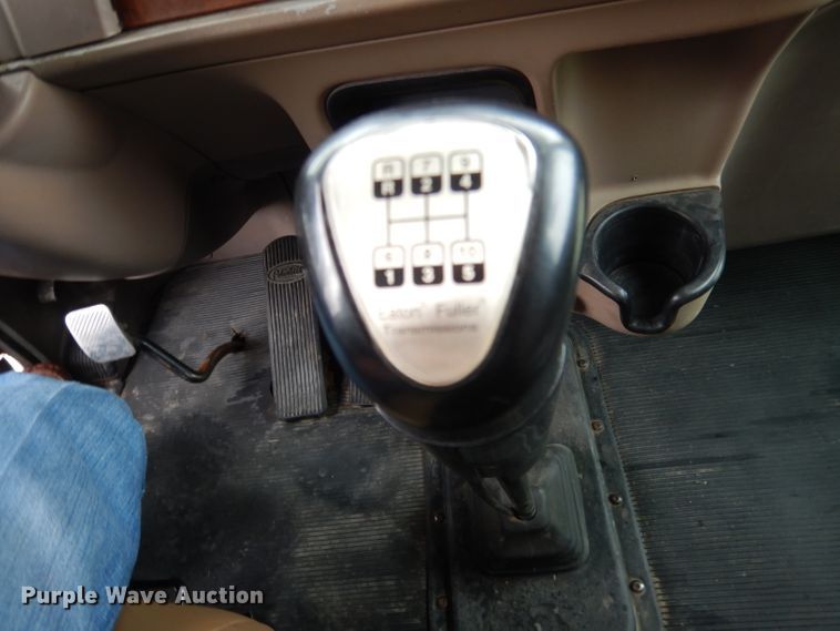 image for item DG5943 2006 Peterbilt 378 semi truck