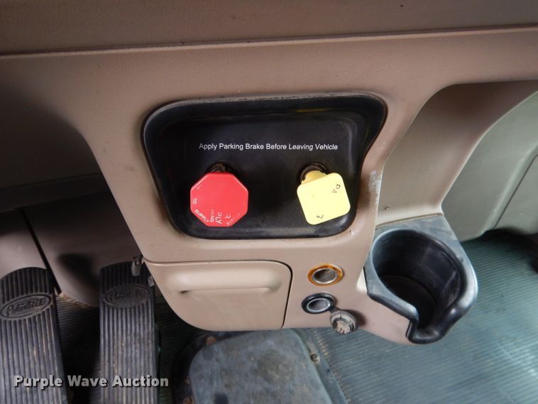 image for item DG5943 2006 Peterbilt 378 semi truck