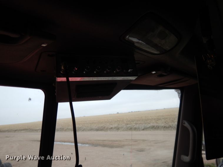 image for item DG5943 2006 Peterbilt 378 semi truck