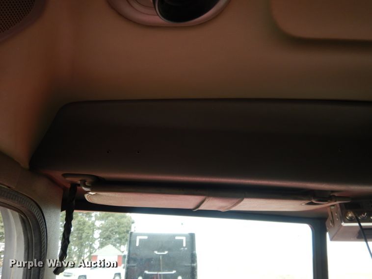 image for item DG5943 2006 Peterbilt 378 semi truck