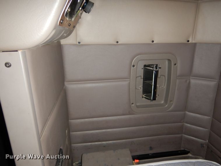 image for item DG5943 2006 Peterbilt 378 semi truck