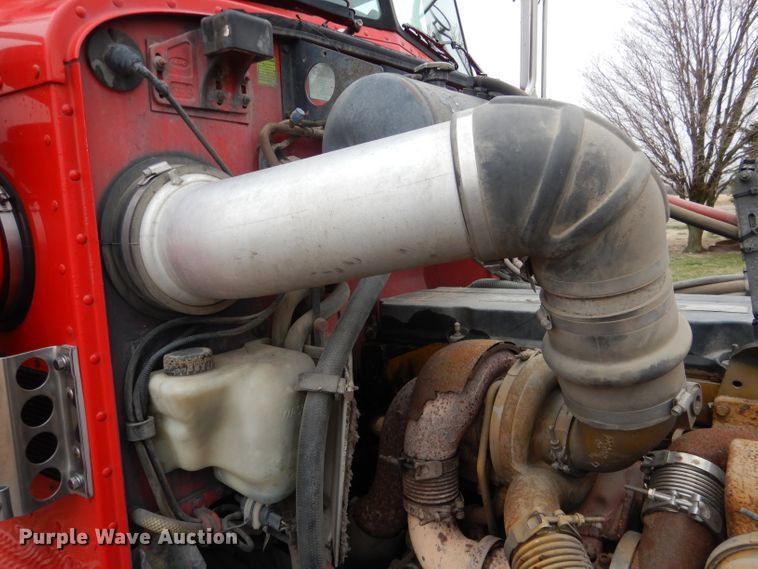 image for item DG5943 2006 Peterbilt 378 semi truck