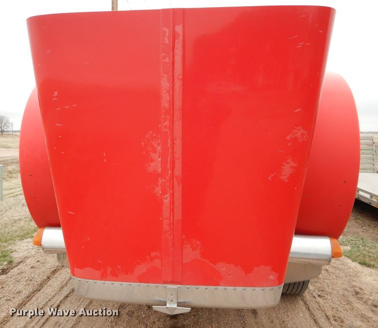 image for item DG5943 2006 Peterbilt 378 semi truck