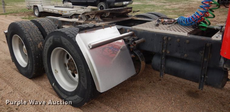 image for item DG5943 2006 Peterbilt 378 semi truck