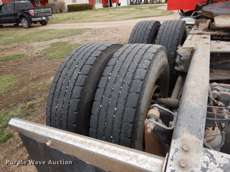 image for item DG5943 2006 Peterbilt 378 semi truck